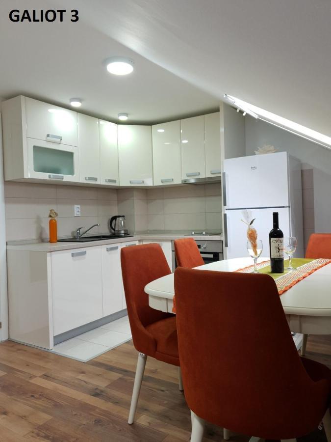 Apartmani Galiot Игало Екстериор снимка